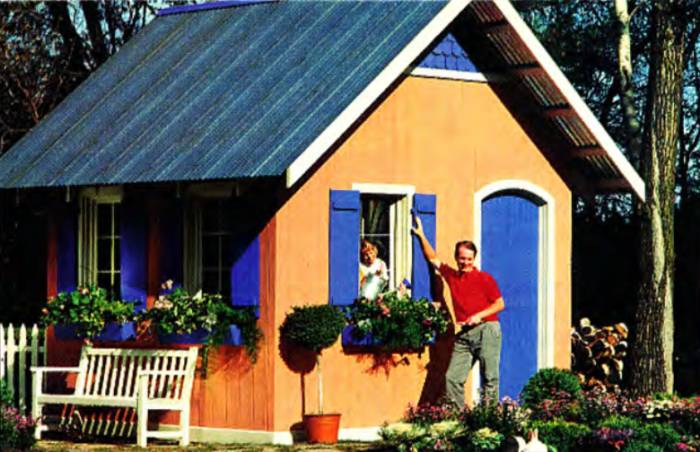 Front and right-side view of the finished garden shed