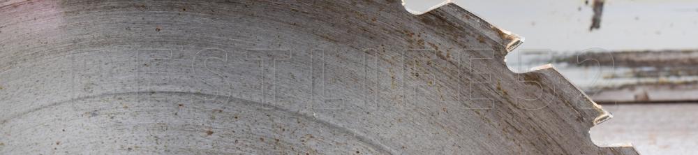 table saw blade close up